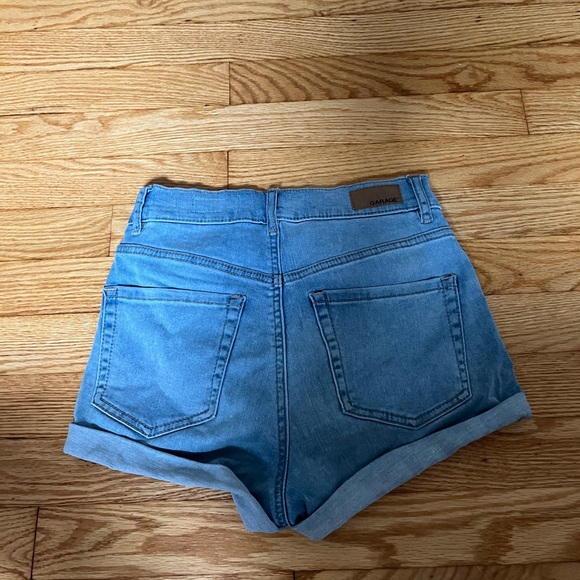 short shorts - Picture 2 of 2